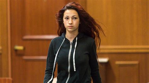 ‘Cash Me Outside’ girl, Bhad Bhabie, shares heartbreaking health。